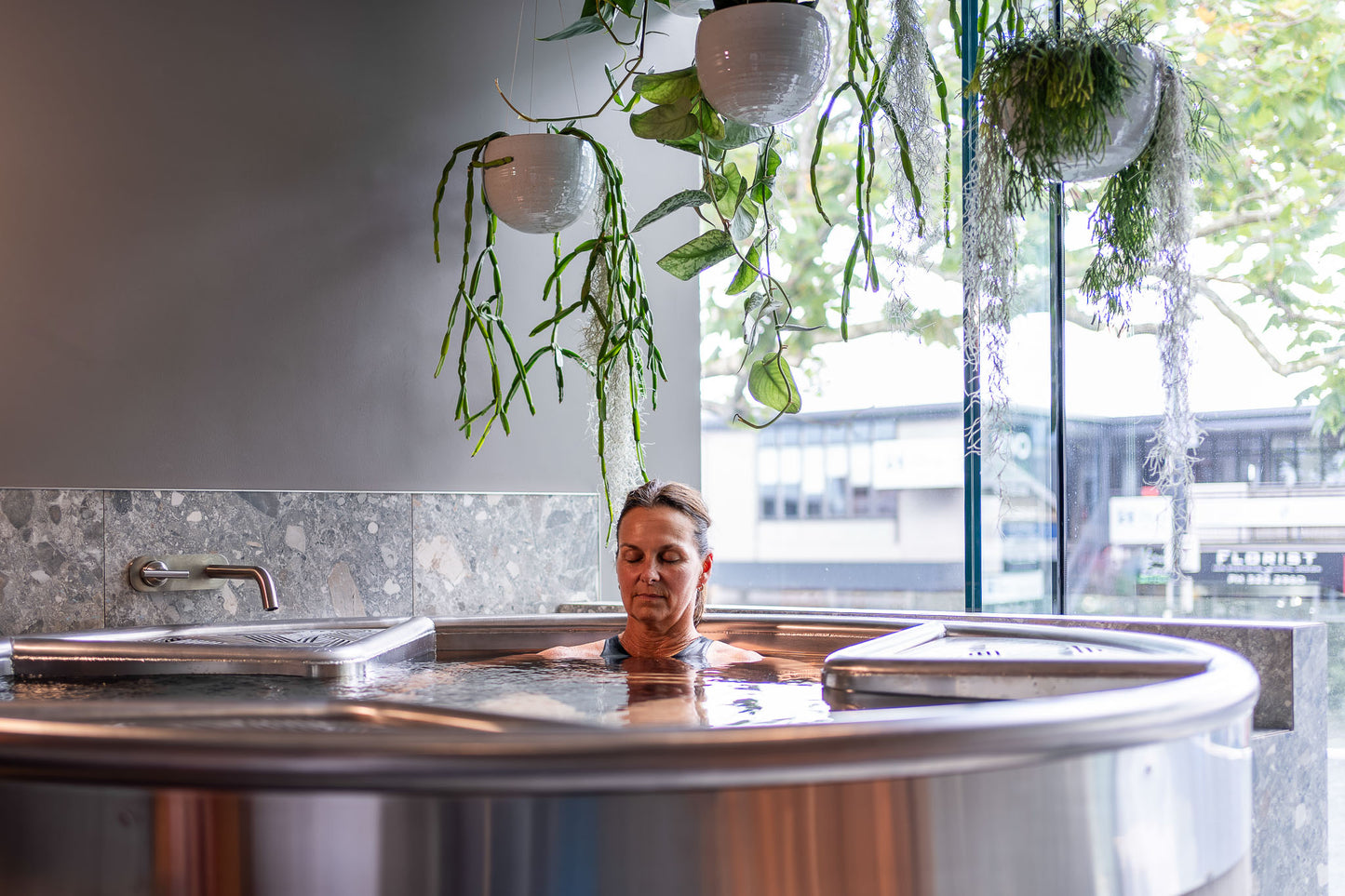 Magnesium bath upgrade showing premium 316 stainless steel finish